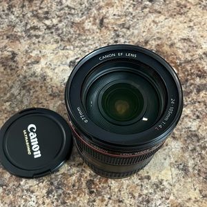 24-105 f/4L Canon Lens. Excellent Condition.